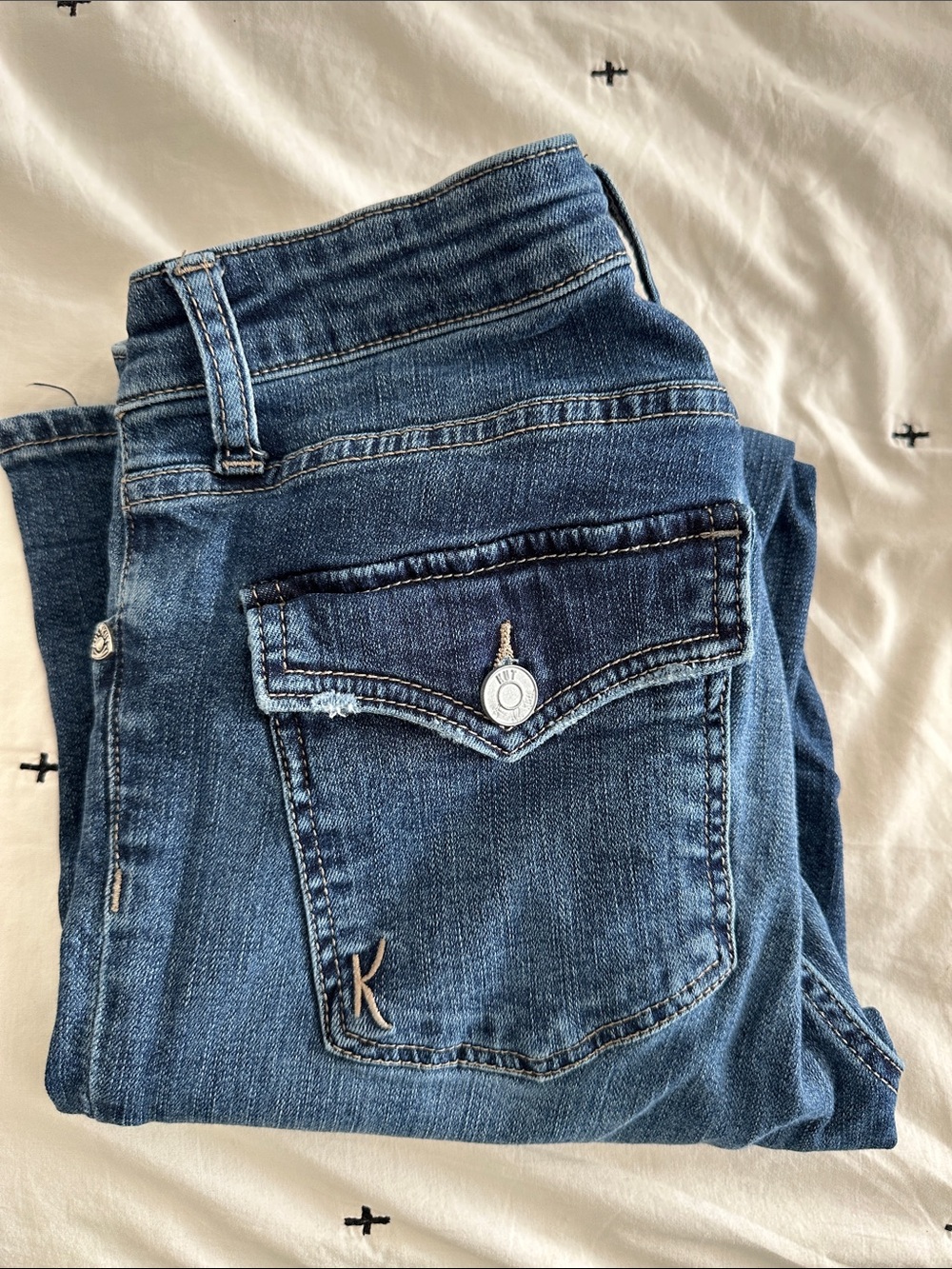 Kut from the Kloth Distressed Blue Skinny Jeans with Back Flap Pocket